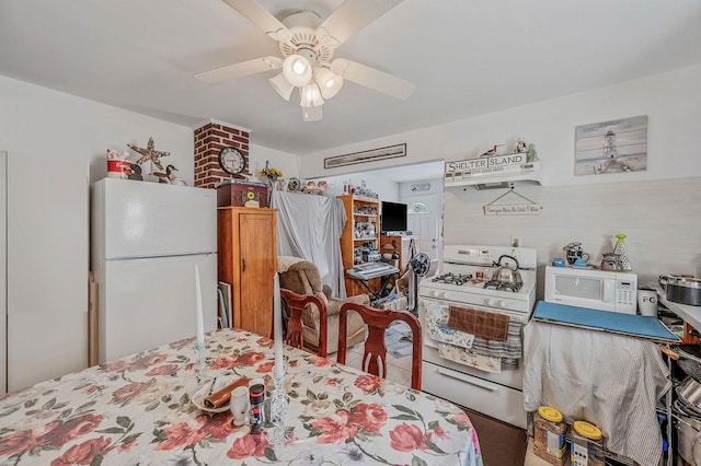568 N Clinton Ave, Lindenhurst, NY 11757 - photo 27