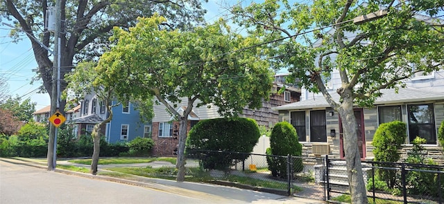 13834 247th St, Rosedale, NY 11422 - photo 5