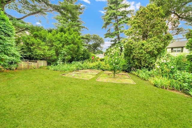 50 Chester Dr, Yonkers, NY 10710 - view of yard with a garden