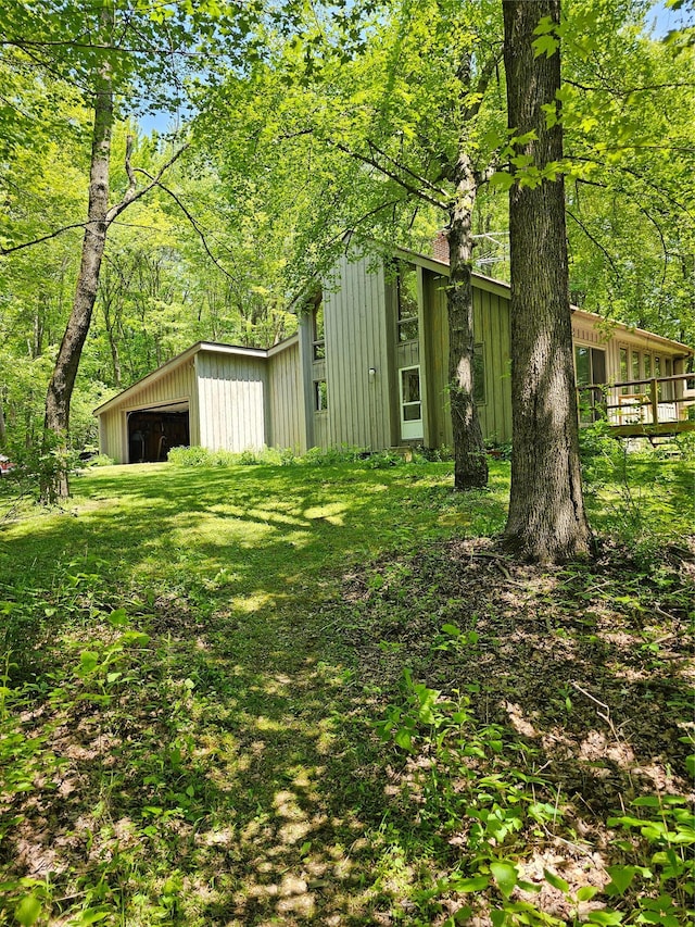 2 Redmond Way, Stanfordville, NY 12581 - view of yard featuring a detached garage