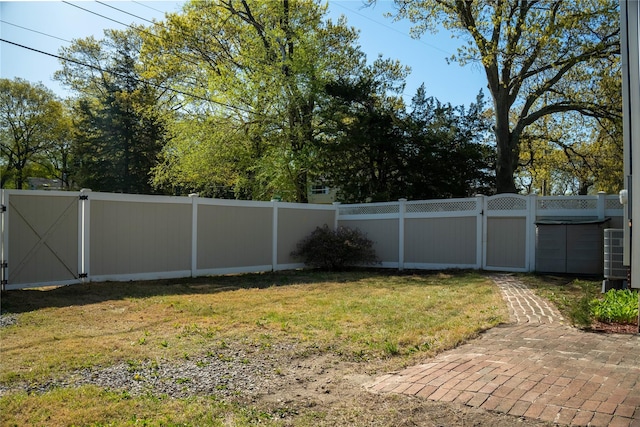 37 Amsterdam St, Huntington, NY 11743 - photo 22