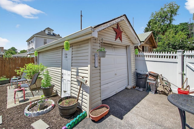 829 Logan Ave, Bronx, NY 10465 - view of detached garage