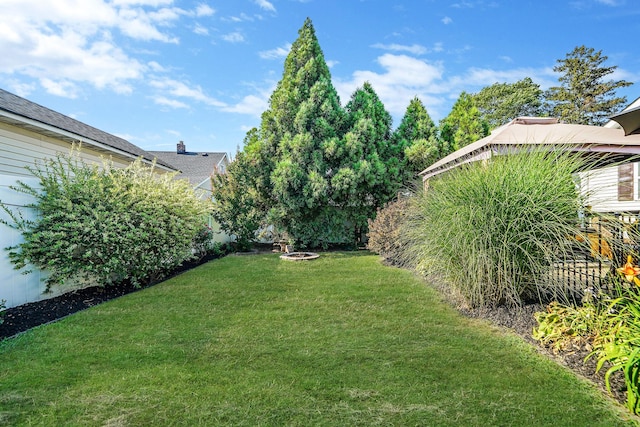 4 Ferndale Blvd, Islip, NY 11751 - view of grassy yard