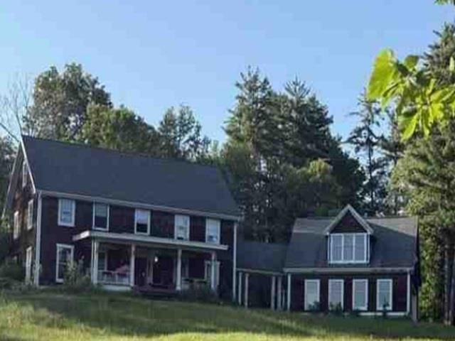 60 Terwilliger Rd, Kerhonkson, NY 12446 - view of front of house with a front lawn and a porch