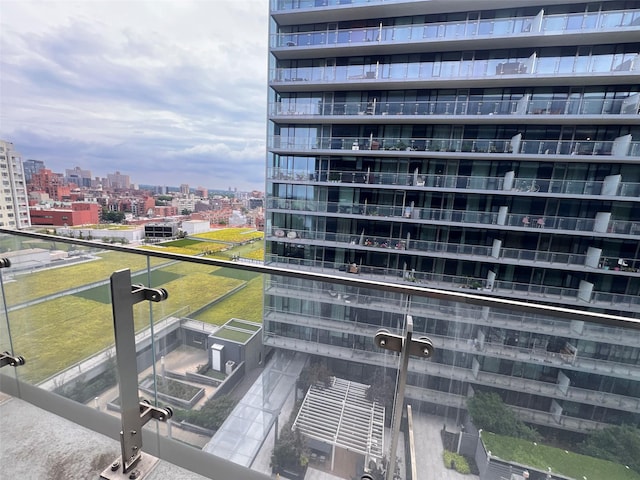131-05 40th Rd Unit 17T, Flushing, NY 11354 - balcony featuring a view of city
