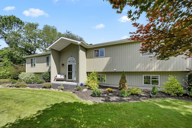 9 Carol Ct, Brewster, NY 10509 - split foyer home with a front yard