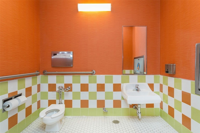40-26 College Point Blvd Unit 15C, Flushing, NY 11354 - bathroom featuring a sink and tile patterned flooring