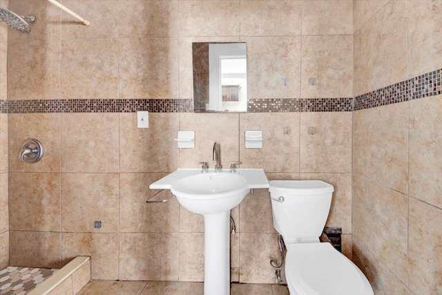 1519 Rosedale Ave, Bronx, NY 10460 - bathroom featuring tiled shower and tile walls