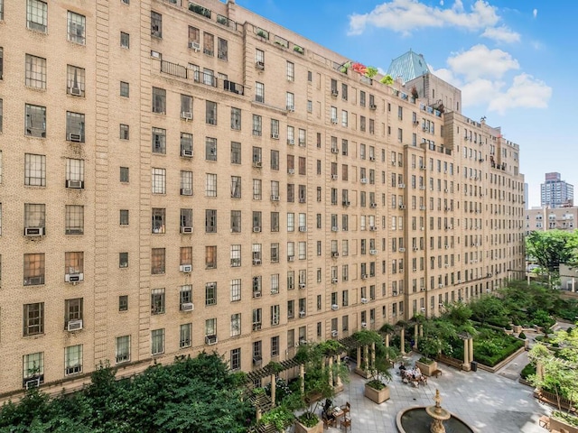 340 W 57th St Unit 5F, New York Manhattan, NY 10019 - view of property featuring a city view