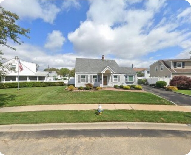 3 Appletree Ln, Levittown, NY 11756 - view of front of home featuring driveway