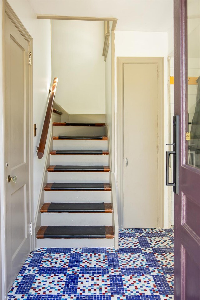 7432 S Broadway, Red Hook, NY 12571 - view of stairway