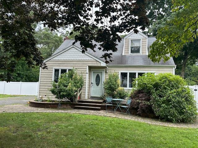1088 Cassel Ave, Bay Shore, NY 11706 - view of front facade