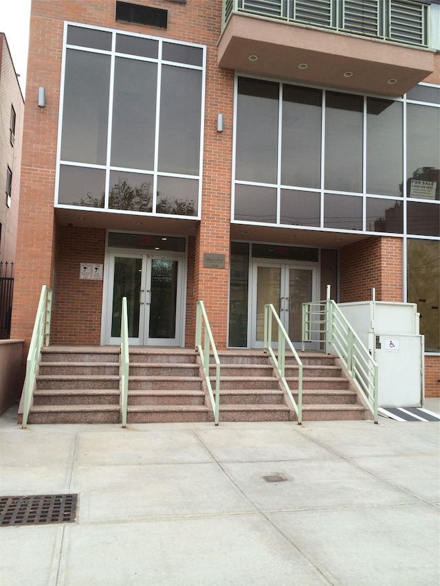 3138 137th St Unit 9B, Flushing, NY 11354 - view of property featuring entry steps
