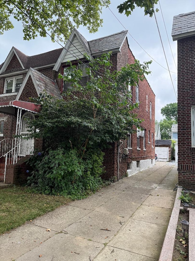 89-09 215th St, Queens Village, NY 11427 - photo 2