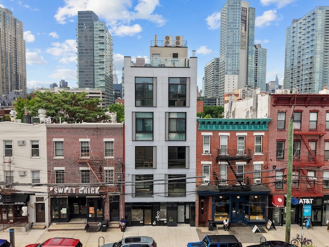 46-40 Vernon Blvd Unit 2B, Long Island City, NY 11101 - view of city skyline