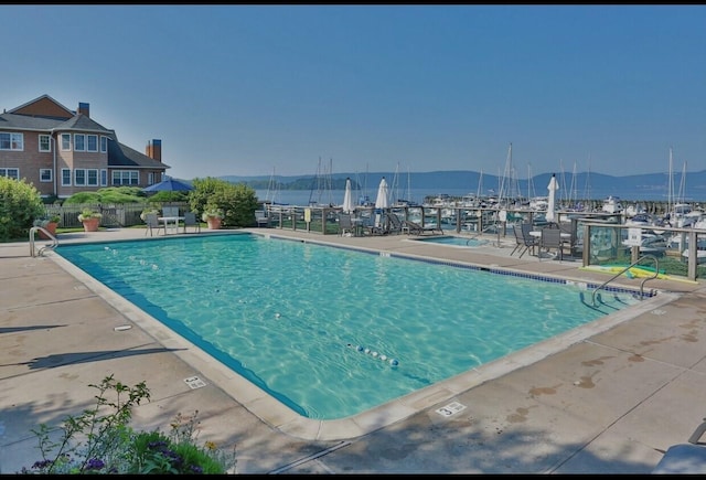 1410 Half Moon Bay Dr, Croton-On-Hudson, NY 10520 - community pool with a patio area