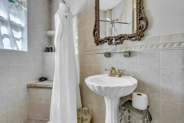 259 Lakeview Ave W, Brightwaters, NY 11718 - full bathroom featuring tile walls and a tile shower