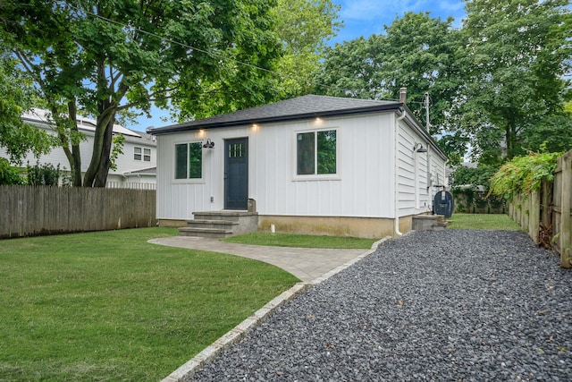 3 Auburn Ave, Bay Shore, NY 11706 - view of front of home featuring a fenced backyard