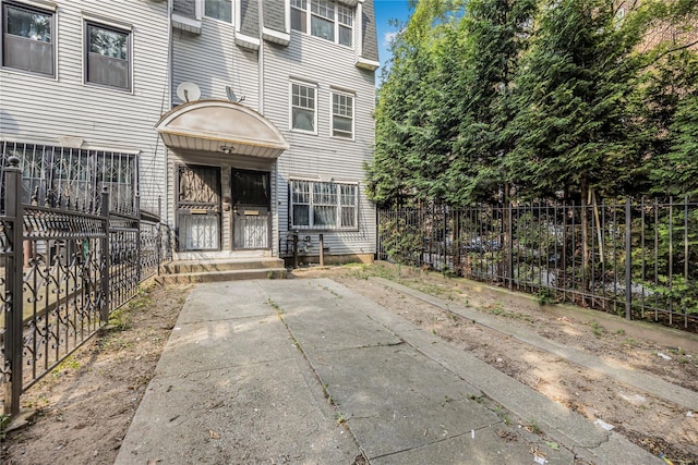 975 E 178th St, Bronx, NY 10460 - entrance to property