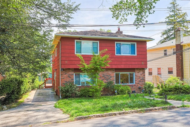 15 Linden St, Great Neck, NY 11021 - view of front facade with brick siding
