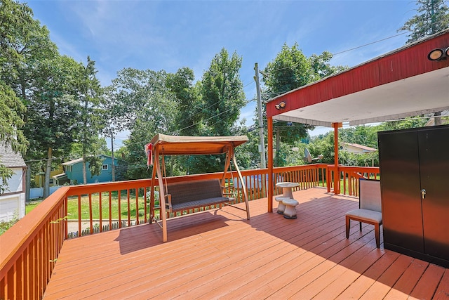 15 Linden St, Great Neck, NY 11021 - view of wooden deck