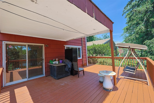 15 Linden St, Great Neck, NY 11021 - view of wooden terrace