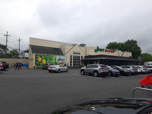 54-40 Little Neck Pkwy Unit 4M, Little Neck, NY 11362 - view of uncovered parking lot