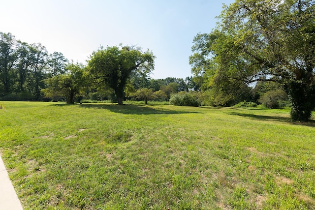 Maple Crest Dr, Old Westbury, NY 11568