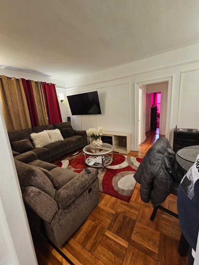 4439 Carpenter Ave, Bronx, NY 10470 - view of living room