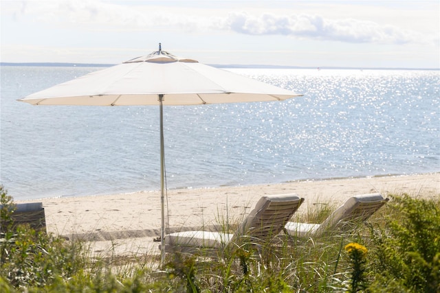 12120 New Suffolk Ave, Cutchogue, NY 11935 - water view with local beach
