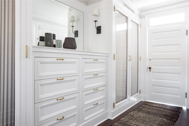 12120 New Suffolk Ave, Cutchogue, NY 11935 - detailed view of wood finished floors