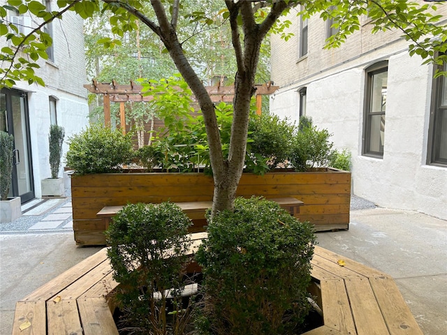 24-65 38th St Unit D10, Astoria, NY 11103 - view of wooden terrace