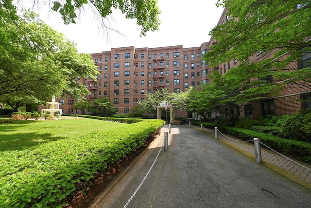 84-01 Main St Unit 410, Briarwood, NY 11435 - view of property's community