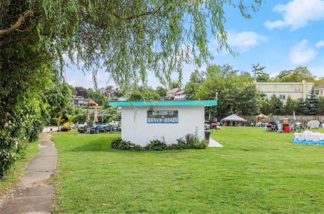 30 Davenport Ave Unit 1B, New Rochelle, NY 10805 - community / neighborhood sign featuring a lawn