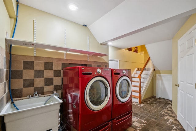 150 Hortontown Rd, Carmel, NY 10512 - laundry area featuring washing machine and clothes dryer