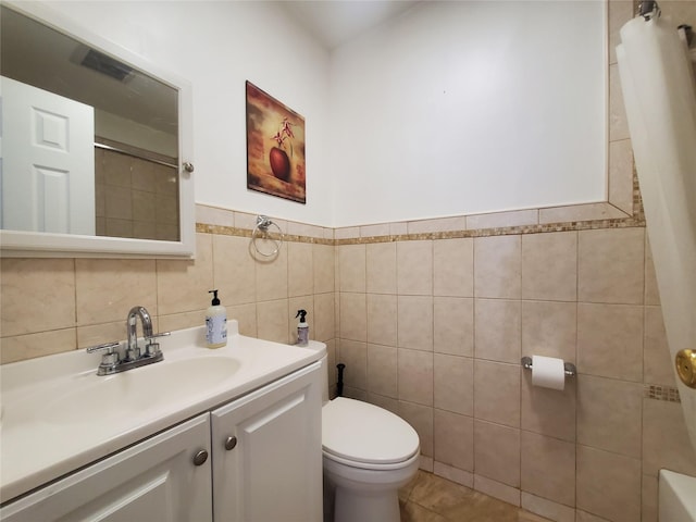 1336 Coates Ave, Holbrook, NY 11741 - full bathroom with curtained shower, vanity, tile walls, and a bathtub