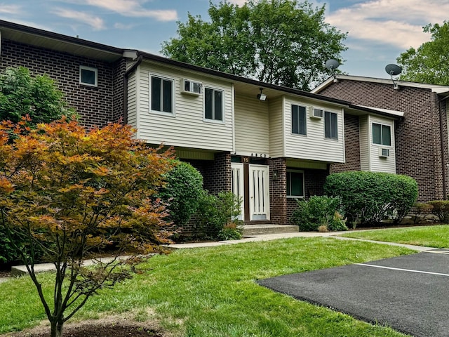 15 Blue Hill Commons, Orangeburg, NY 10962 - bi-level home featuring brick siding and a front yard