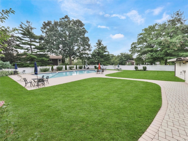 15 Blue Hill Commons, Orangeburg, NY 10962 - community pool with a patio area