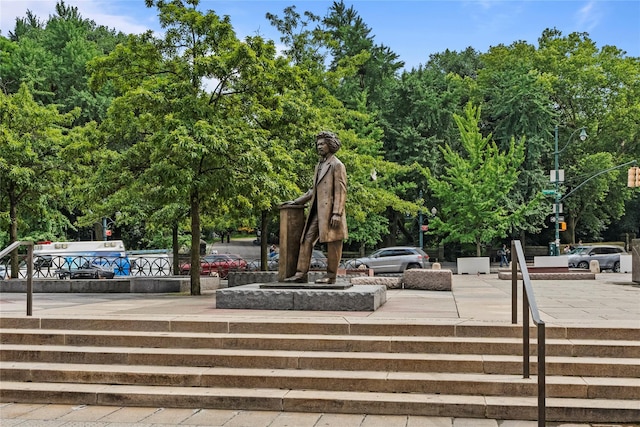 301 W 110th St Unit 2V, New York Manhattan, NY 10026 - view of property's community with view of wooded area