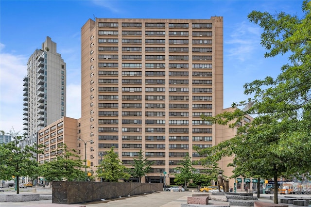 301 W 110th St Unit 2V, New York Manhattan, NY 10026 - view of building exterior