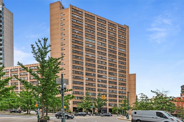 301 W 110th St Unit 2V, New York Manhattan, NY 10026 - view of building exterior