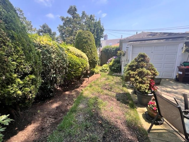 1607 E 43rd St, Brooklyn, NY 11234 - view of yard