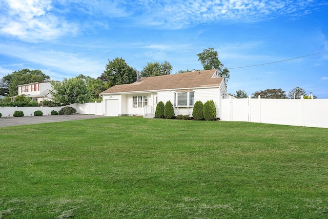 83 Chapel Hill Dr, Brentwood, NY 11717 - photo 3