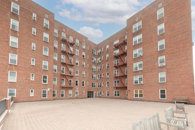 1 Hawley Ter Unit 4J, Yonkers, NY 10701 - photo 3