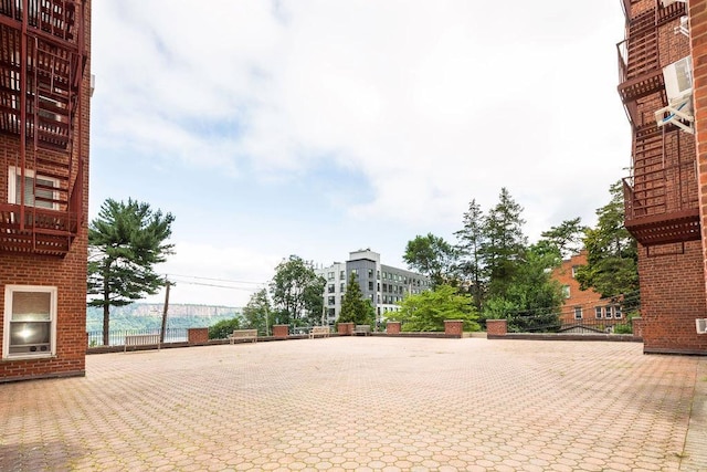 1 Hawley Ter Unit 4J, Yonkers, NY 10701 - photo 6