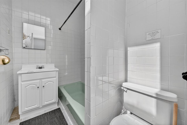 17 Palmetto St, Brooklyn, NY 11221 - full bath with tile walls, vanity, and shower / bath combination