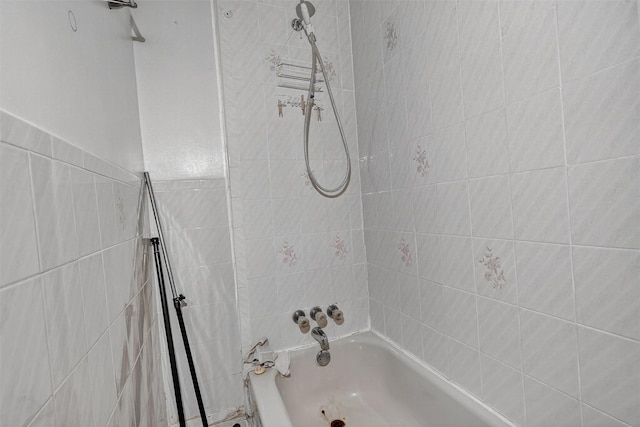 17 Palmetto St, Brooklyn, NY 11221 - full bath with bathing tub / shower combination