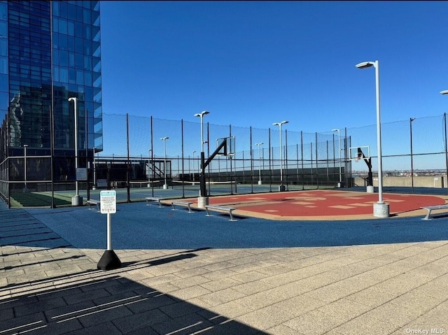 13101 40th Rd Unit 12M, Flushing, NY 11354 - view of home's community featuring community basketball court