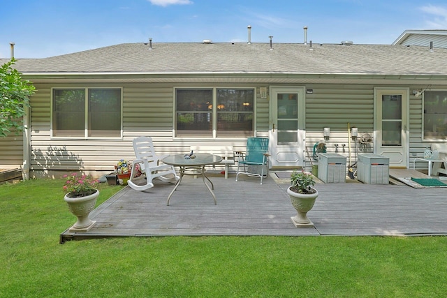 30 Windsor Cir Unit 30, New City, NY 10956 - back of house featuring roof with shingles, a wooden deck, and a yard