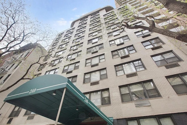 240 E 46th St Unit 10H, New York Manhattan, NY 10017 - photo 12